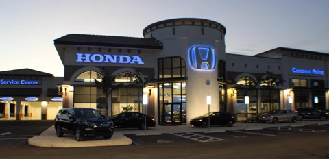 Coconut Point Honda — photo 38