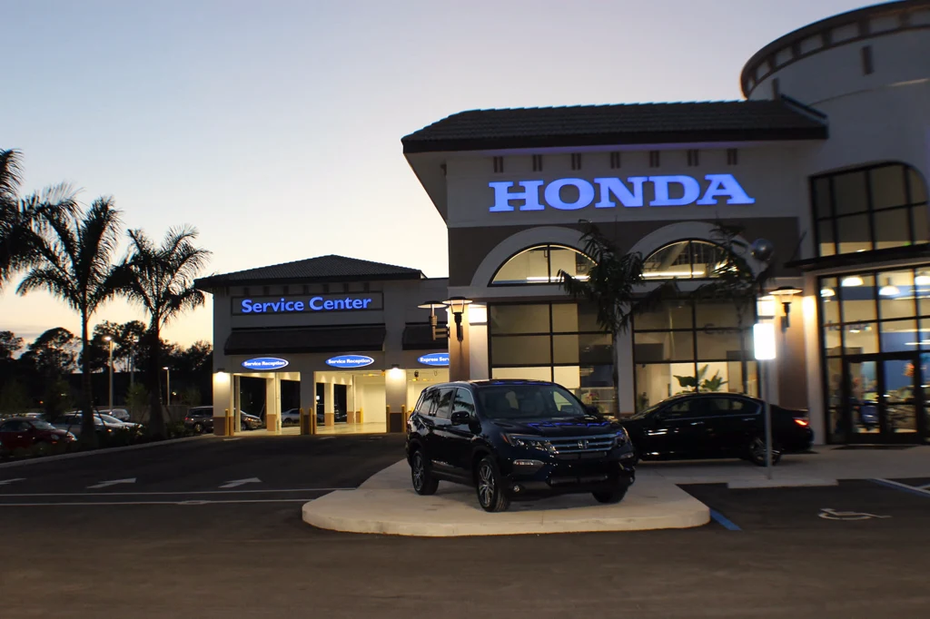 Coconut Point Honda — photo 40