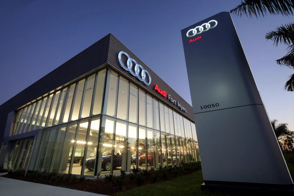 Audi Fort Myers — photo 8