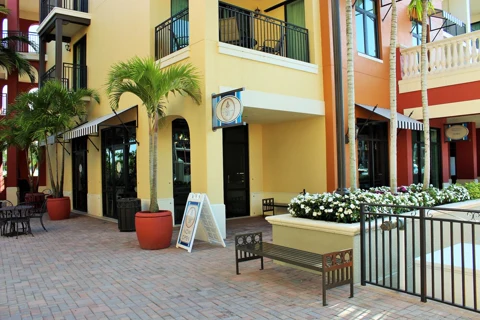 Naples Bay Resort Cafe and Restaurant — photo 12