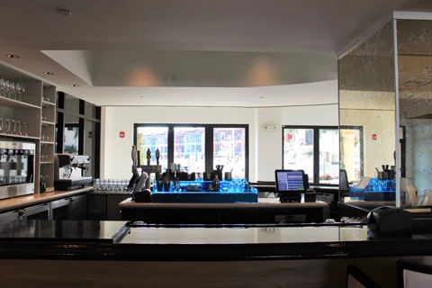 Naples Bay Resort Cafe and Restaurant — photo 39