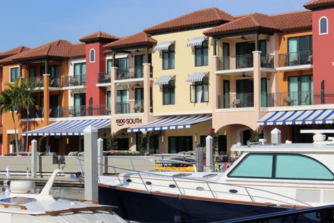 Naples Bay Resort Cafe and Restaurant — photo 1