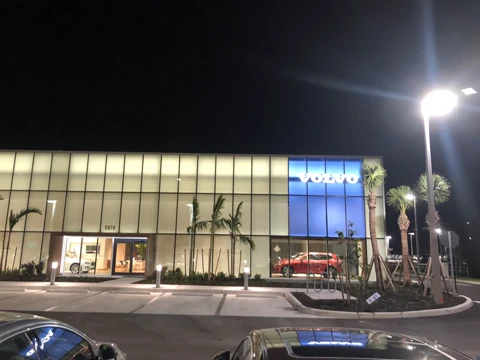 Naples Volvo — photo 10