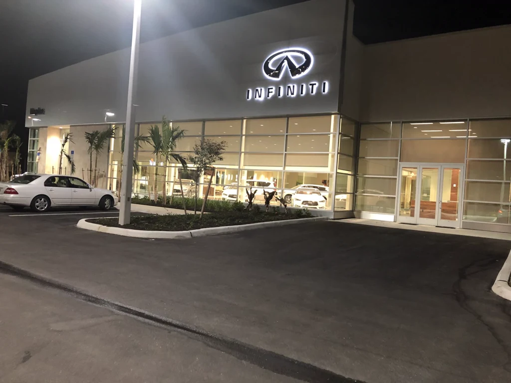 Naples Infiniti — photo 2