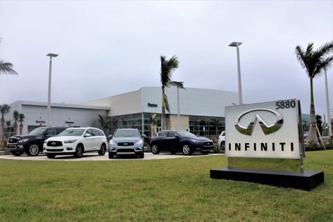 Naples Infiniti — photo 3